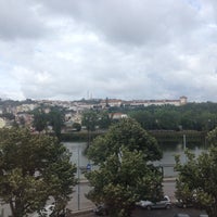 Foto scattata a Hotel Astoria da Declev D. il 6/14/2015