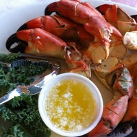 Foto scattata a Moore&amp;#39;s Stone Crab Restautant da Destination Cuisine L. il 11/29/2012