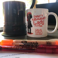 Снимок сделан в JavaVino Coffee &amp;amp; Wine House пользователем T. J. 5/14/2019
