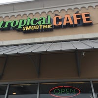 Foto tirada no(a) Tropical Smoothie Cafe por Corey O. em 7/27/2018