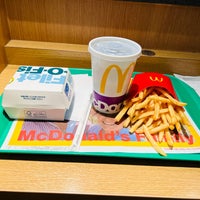 Photo taken at McDonald&amp;#39;s by さと兄 on 4/9/2023