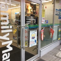 ファミリーマート石川屋金沢笠舞店 Tienda De Autoservicio