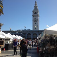 Photo taken at Embarcadero Outdoor Crafts Market by Rochelle A. on 4/18/2015