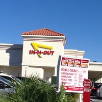 Photo taken at In-N-Out Burger by Rochelle A. on 10/31/2015