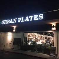 รูปภาพถ่ายที่ Urban Plates โดย Elijah B. เมื่อ 7/18/2018