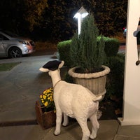 10/24/2020 tarihinde Evan S.ziyaretçi tarafından The French Goat'de çekilen fotoğraf