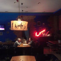 Снимок сделан в Blues &amp;amp; Jazz Bar Restaurant пользователем Oleg K. 5/21/2013