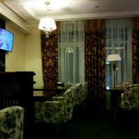 Foto diambil di Ресторан &amp;quot;Гранатовый Сад&amp;quot; oleh Oleg K. pada 3/30/2017