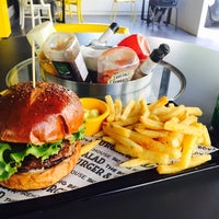 4/4/2016 tarihinde Cihat S.ziyaretçi tarafından Huppa Burger&amp;amp;Salad'de çekilen fotoğraf