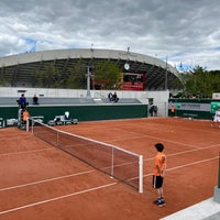 Photo taken at Stade Roland Garros by Geoff R. on 5/29/2022