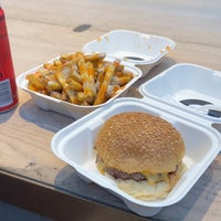 Foto diambil di Bleecker Burger oleh OthmanA-F pada 6/28/2023