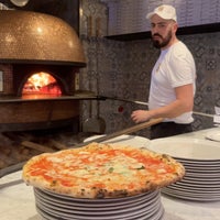 Photo taken at L&amp;#39;Antica Pizzeria Da Michele by OthmanA-F on 1/15/2023