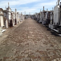 รูปภาพถ่ายที่ St Vincent De Paul Cemetery โดย Dana K. เมื่อ 3/30/2014