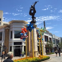 3/16/2016 tarihinde Luis L.ziyaretçi tarafından Crate &amp;amp; Barrel'de çekilen fotoğraf