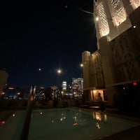 Foto scattata a Upstairs Rooftop Lounge at Ace Hotel da Nader il 10/25/2022