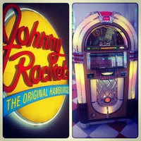 Photo taken at Johnny Rockets by Евгения on 7/27/2013