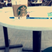 Foto scattata a Starbucks AUK da Abdulrahman .. il 2/5/2019