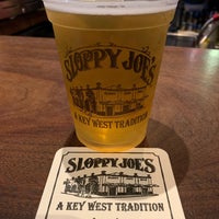 รูปภาพถ่ายที่ Sloppy Joe&amp;#39;s Bar โดย Paul W. เมื่อ 9/6/2023