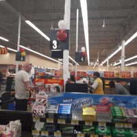 Foto tirada no(a) Walmart Supercentre por Sybaristail 🦁 em 5/12/2018