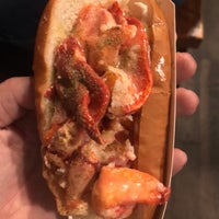 Photo taken at Luke&amp;#39;s Lobster by Kevin L. on 10/28/2018
