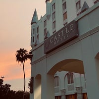 Foto tirada no(a) Castle Hotel, Autograph Collection por Reem em 7/13/2020