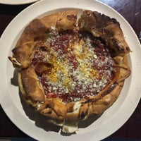 Снимок сделан в Nancy&amp;#39;s Chicago Pizza пользователем Clifton S. 10/23/2018