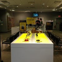 Photo taken at Sprint Store by LeO D. on 1/31/2013