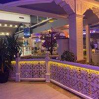 Das Foto wurde bei Yalı Cafe &amp;amp; Restaurant von KAĞAN am 11/26/2022 aufgenommen