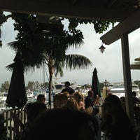 Foto tomada en Buster&amp;#39;s Beachhouse Grill &amp;amp; Longboard Bar  por Jasmeet K. el 6/1/2013