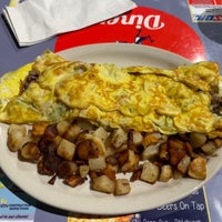 Photo taken at DeLuca&amp;#39;s Diner by Pete F. on 7/20/2022