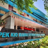 Photo taken at Pek Kio Market &amp;amp; Food Centre by Kosuke I. on 8/5/2023