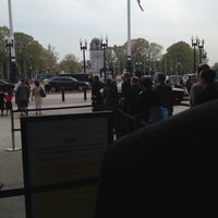 Photo taken at Union Station Cab Queue by Olaf K. on 4/17/2013