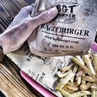 รูปภาพถ่ายที่ Baget Burger โดย Ebru D. เมื่อ 5/27/2019