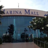 Foto tirada no(a) Marina Mall por Khalid A. em 5/7/2013
