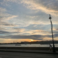 Photo taken at Kutuzov Embankment by Сергей Николаевич Ч. on 6/27/2021