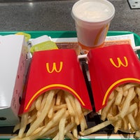 Photo taken at McDonald&amp;#39;s by Kazumasa O. on 12/2/2022
