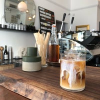 Снимок сделан в Four Letter Word Coffee пользователем Kelsey G. 4/19/2019