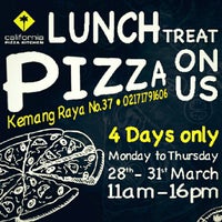 Снимок сделан в California Pizza Kitchen - Kemang 37 пользователем Q T. 3/27/2016