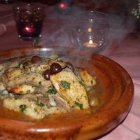 7/30/2014 tarihinde Tagine Fine Moroccan Cuisineziyaretçi tarafından Tagine Fine Moroccan Cuisine'de çekilen fotoğraf
