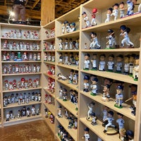 รูปภาพถ่ายที่ National Bobblehead Hall of Fame and Museum โดย Renée K. เมื่อ 2/8/2020