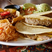 Foto tomada en Soleo Mexican Kitchen  por Dallas Observer el 10/30/2013