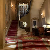 Foto diambil di The Ritz Restaurant oleh Albaraa pada 10/19/2022