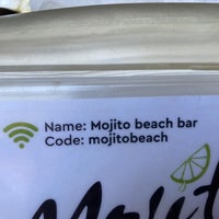 รูปภาพถ่ายที่ Mojito Beach Bar and Rooms โดย Mauricio A. เมื่อ 8/15/2021