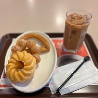 Photo taken at Mister Donut by 由鶴 on 6/10/2023
