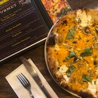 10/25/2018 tarihinde Divya J.ziyaretçi tarafından The Original Goodfella&amp;#39;s Brick Oven Pizza'de çekilen fotoğraf