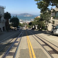 Photo taken at Cable Car Stop - Hyde &amp;amp; Lombard by Jan B. on 8/22/2017