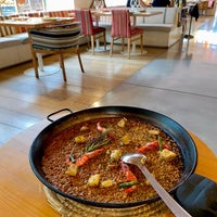 Das Foto wurde bei Maná 75 - paella restaurant Barcelona von Abdullah am 7/6/2022 aufgenommen