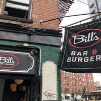Photo taken at Bill&amp;#39;s Bar &amp;amp; Burger by Jose M. on 9/30/2017