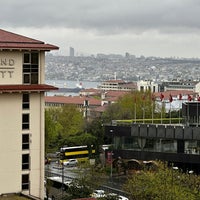 Photo taken at Divan İstanbul by ▪︎🔥🇹🇷 IŞIK_BEY▪︎ on 4/27/2023