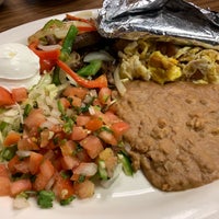 Снимок сделан в Ramos Tex-Mex Restaurant #3 пользователем Dan B. 11/6/2018
